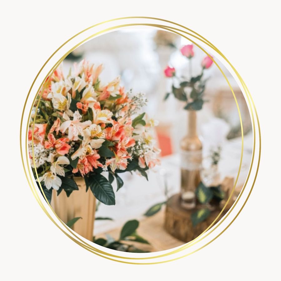 Centre table avec bouquet orangé - C&D Events Wedding planner / Organisatrice de mariage Oise et Paris